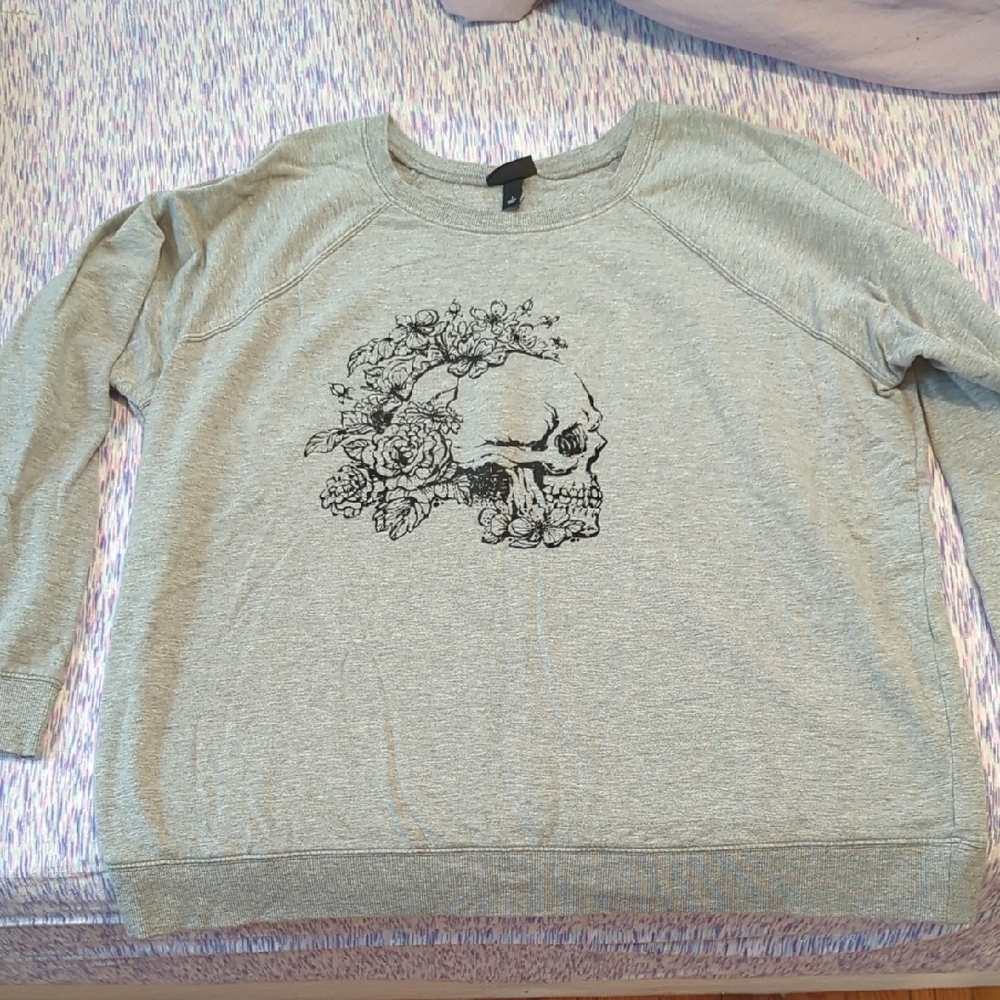 Gray Skull Print Women's Sweater